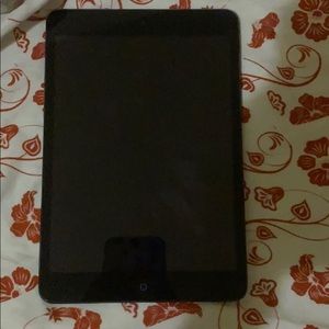 Brand new ipad only used once to set it up only